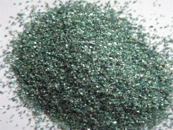 كربيد السيليكون الأخضر F054 (0.355-0.3 مم)